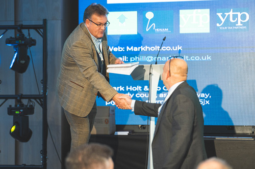 Peter Hill Presents awards to Quiz winners