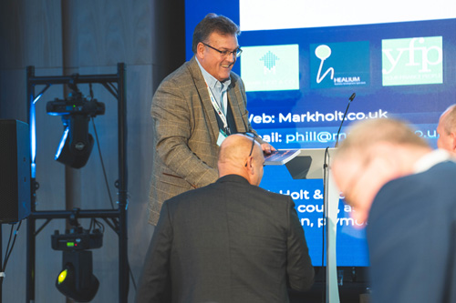 Peter Hill Presents awards to Quiz winners