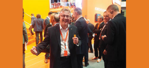 LEDVANCE's Steve Stark welcomes guests to the stand